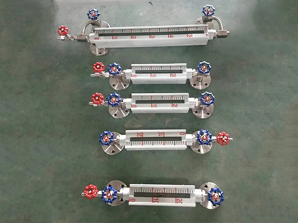 襯氟石英管式液位計